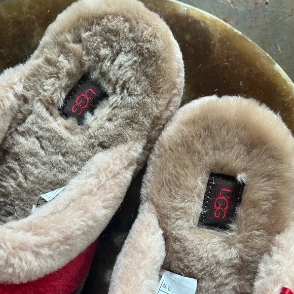 UGG Plush Slides - Picture 3 of 9
